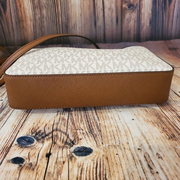 MICHAEL KORSJet Set Large Logo Crossbody Bag - Picture 5 of 9